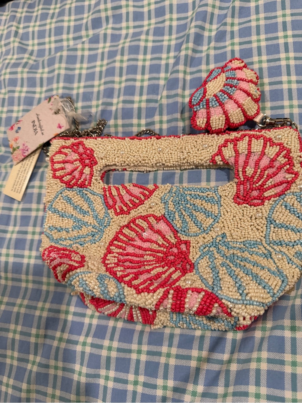 Beaded Seashell Pattern Wristlet Bag in Cream, Pink & Blue